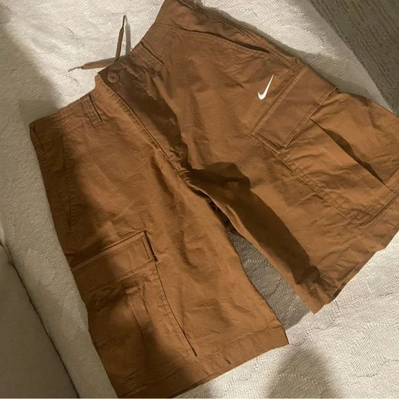 Nike Brown Cargo Shorts - Picture 2 of 3